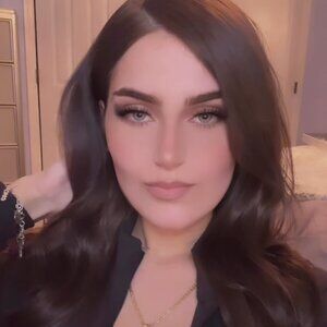 Meet your Posher, Alessandra